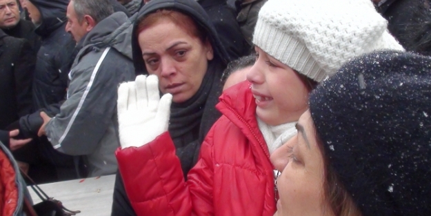 Babaya gözü yaşlı veda