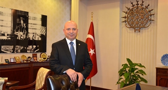 Rektör Erkan İbiş ile ilgili tweetler engellendi!