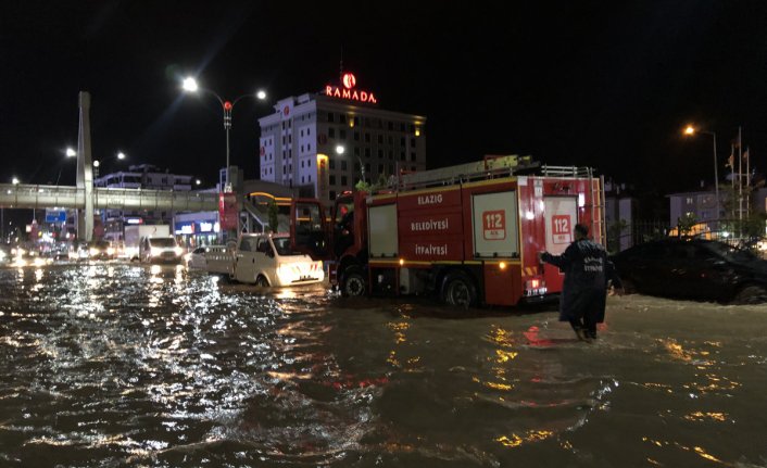 Uyarılar peş peşe gelmişti... “Yağıştan etkilenen 13 ilde müdahale çalışmaları devam etmektedir”