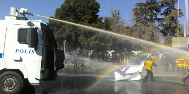 Eylemcilere TOMA'lı müdahale