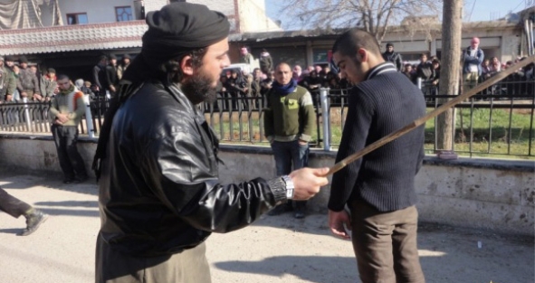 IŞİD o çocuğa 60 kırbaç cezası verdi