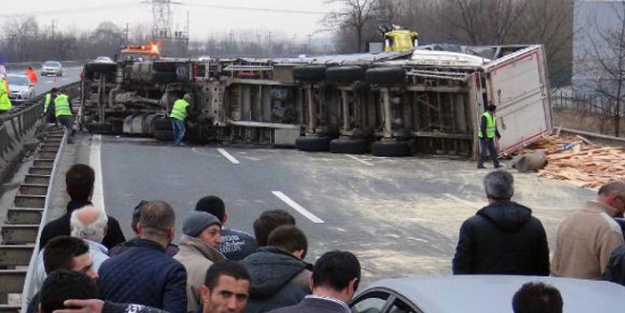 TEM Otoyolu trafiğe kapandı!