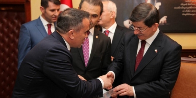 Davutoğlu hızlı tren müjdesi verdi!