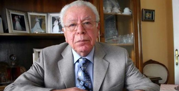 Mahir Kaynak hayatını kaybetti