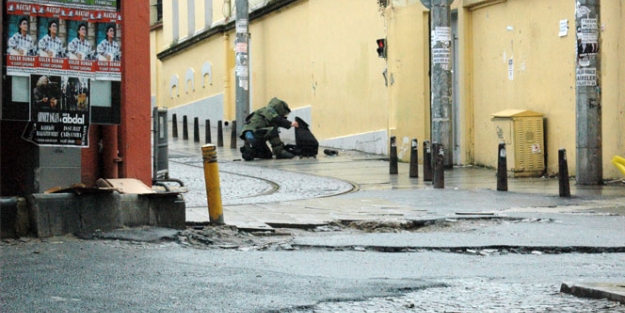 Fransız Konsolosluğu'nda şüpheli paket!