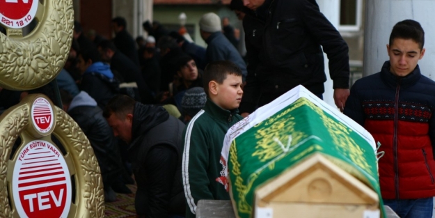 Minik Umut kalbine yenildi!