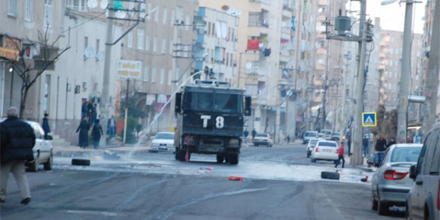 Diyarbakır'da olaylı yürüyüş! 3 yaralı