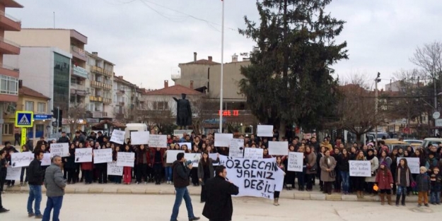 Özgecan cinayeti Bursa'da protesto edildi