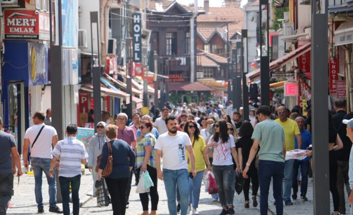 Bulgar turistler Edirne'de alışveriş için sıraya girdi! “Her şey ucuz”