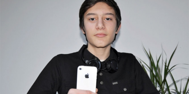 Liseli genç Apple'ın açığını buldu