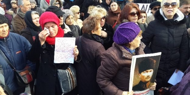 Ağlatan Özgecan eylemi