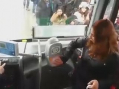 Özgecan için otobüse kart basmama eylemi yapıldı