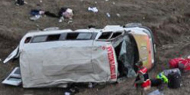 Uludağ'da bir araç 6 metrelik uçuruma yuvarlandı