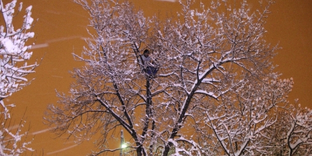 İntihar etmek için öyle bir yere çıktı ki...