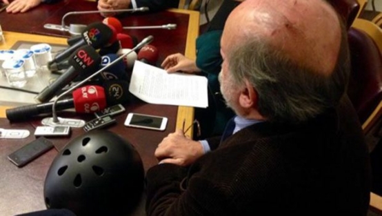 Kürkçü meclise kaskla geldi!