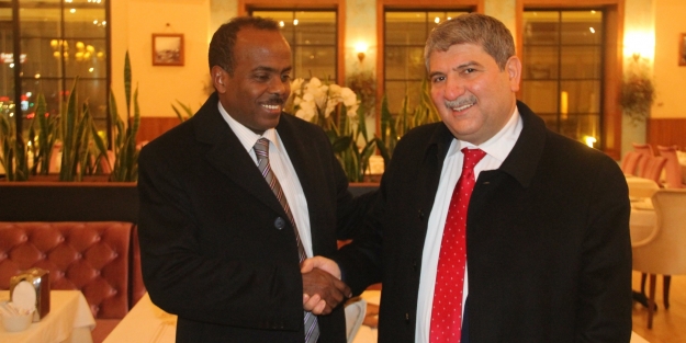 Somali'den AK Parti'ye ziyaret!