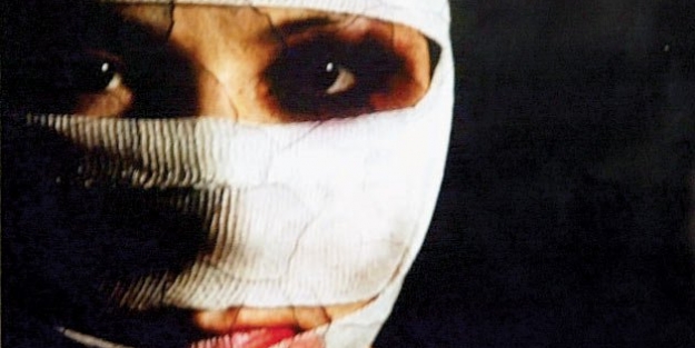 Beni bu adamdan koruyun!