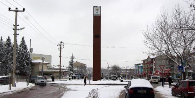 Saat kulesi gibi görünüyor ama aslında...