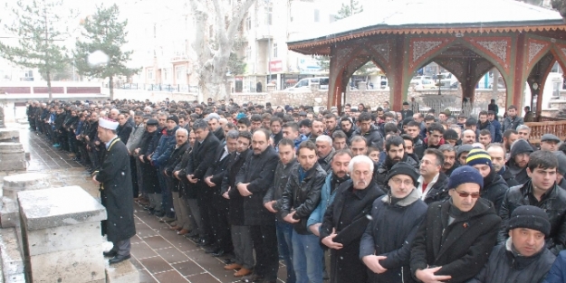 Çakıroğlu için gıyabi cenaze namazı