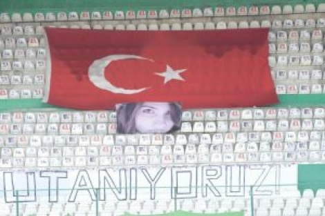 Bursaspor taraftarlarından Özgecan Aslan tepkisi!