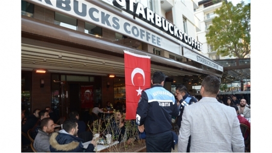 Starbucks'a Türk bayrağı operasyonu