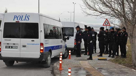 Üniversiteler diken üstünde!