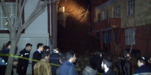 Kağıthane’de toprak kayması