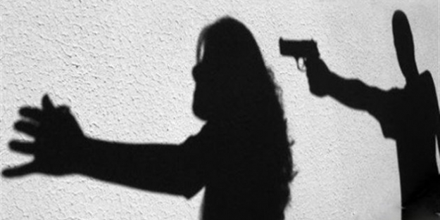 4 çocuğunun annesini başından vurdu!