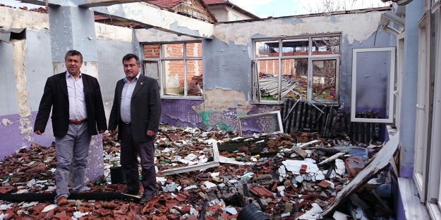 Yangınzede köyün ihale beklentisi