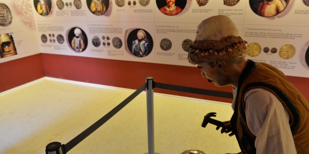 7 asırlık darphane para müzesi oldu