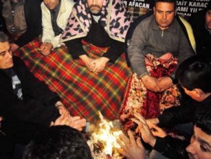 Somalı madencilerden oturma eylemi!