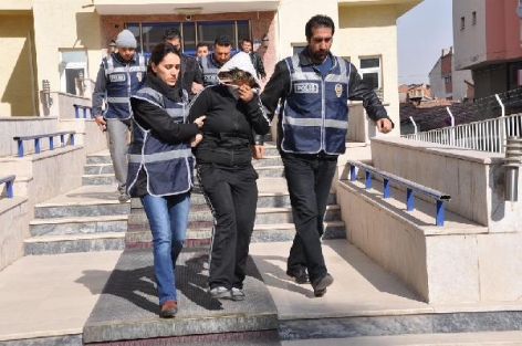 Polisten fuhuş operasyonu! 9 gözaltı!