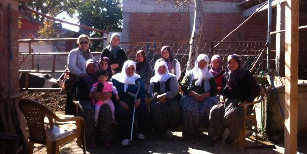 "Kadınlarımızın eğitimi için köy köy dolaşıyoruz"
