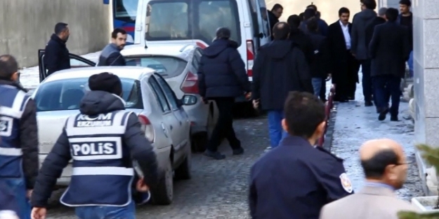 ’Yasa dışı dinleme’ operasyonunda 1 tutuklama