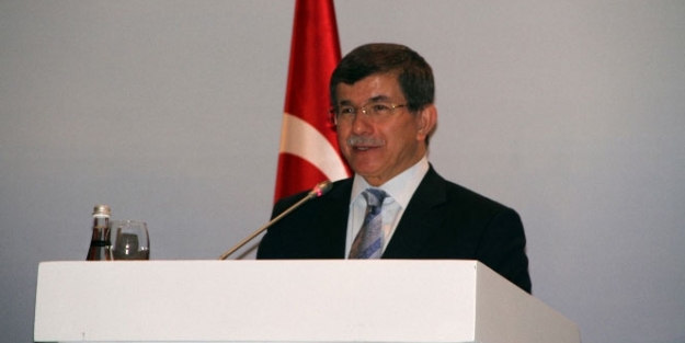 Davutoğlu’nun konvoyunda kaza