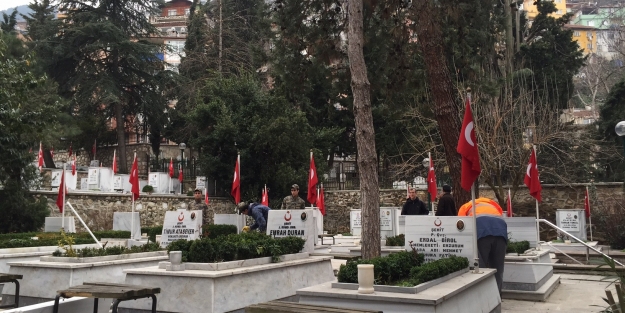 Bursa'da şehitlere vefa