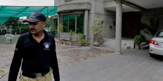 Parti merkezine baskın