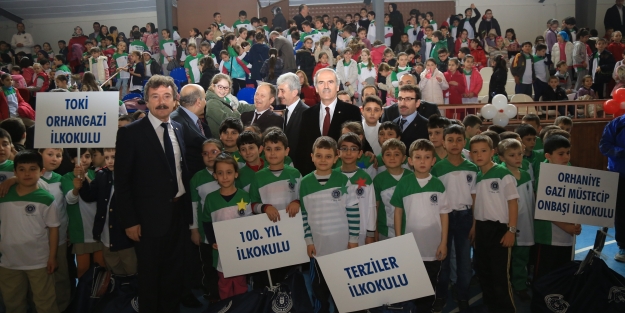 Okul sporları şenlendirdi