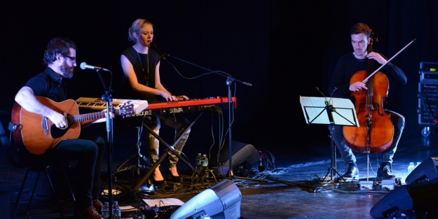 Fredrika Stahl hayranlarını büyüledi