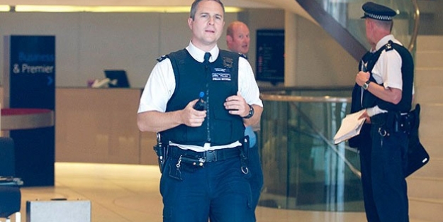 İngiltere iade edilen üç kızı serbest bıraktı