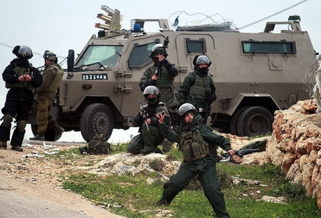 İsrail askerleri 13 Filistinliyi gözaltına aldı