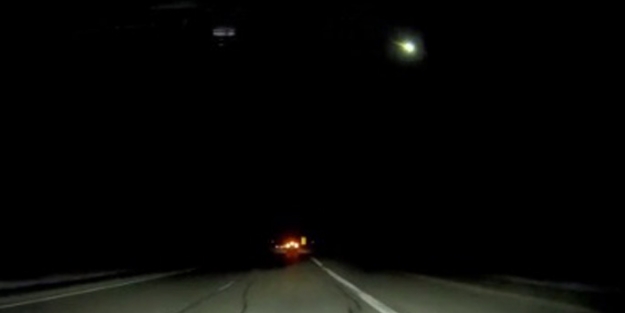 Alçaktan geçen meteor korkuttu