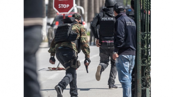 Müzede kanlı baskın! Rehineler var