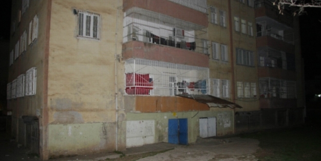 Annesine kızan çocuk intihar etti