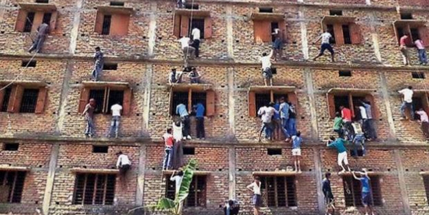 Hindistan'da ölümüne kopya