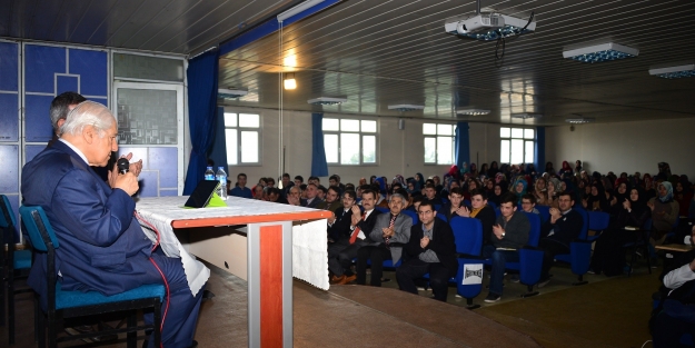 Usta yazar öğrencilerle buluştu