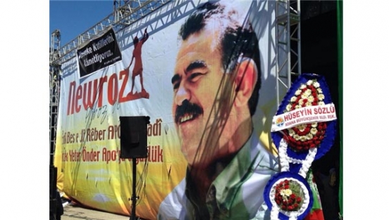 MHP’li Başkanın çelengini görenler şaşkına döndü!