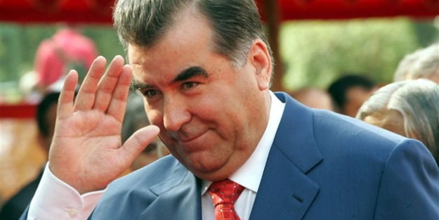 Tacik liderden aykırı çıkış