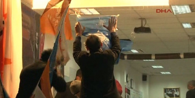 AK Parti seçim bürosuna silahlı saldırı