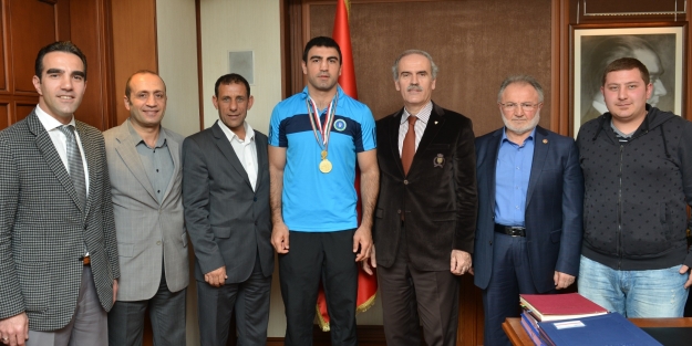 Altepe'den şampiyona altın